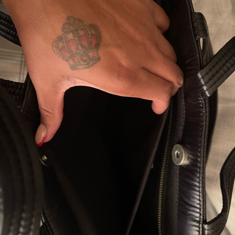 Gently used telfar bag - Picture 10 of 10